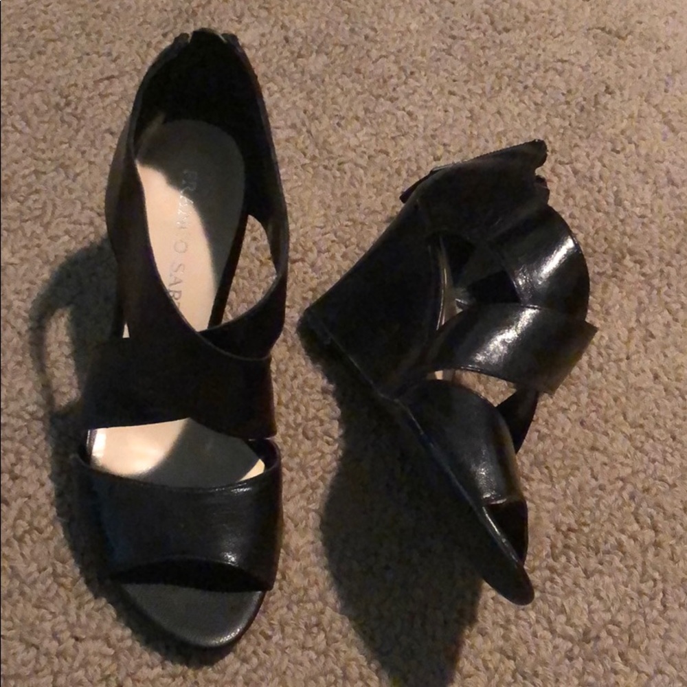 Black leather sandal